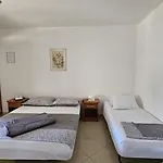 House Berry Apartman *