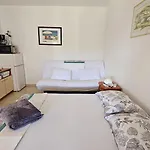House Berry Apartman *