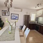 House Berry Apartman *