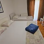 House Berry Apartman *