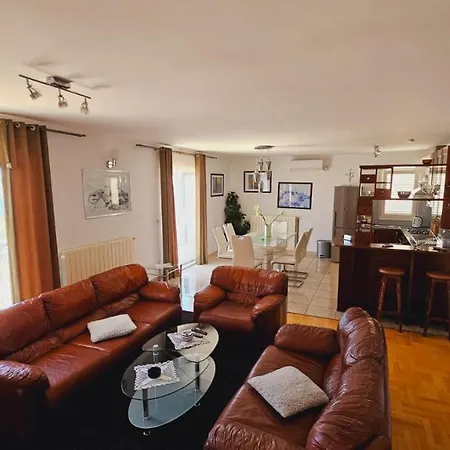 House Berry Apartment Primosten