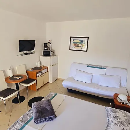 House Berry Appartamento Primošten