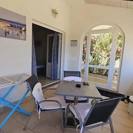 House Berry Apartment