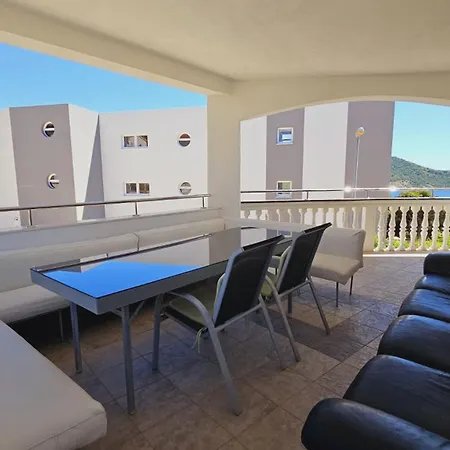 House Berry Apartman *