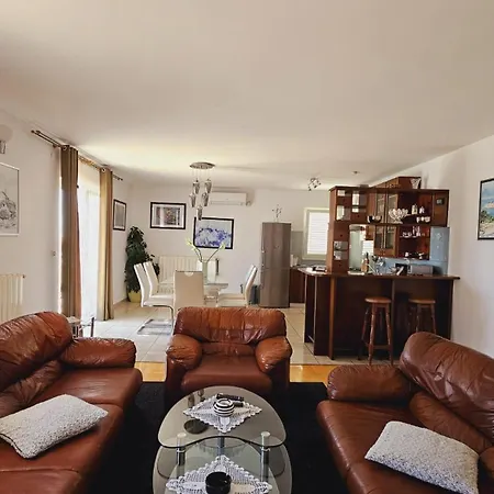 House Berry Apartman Primosten