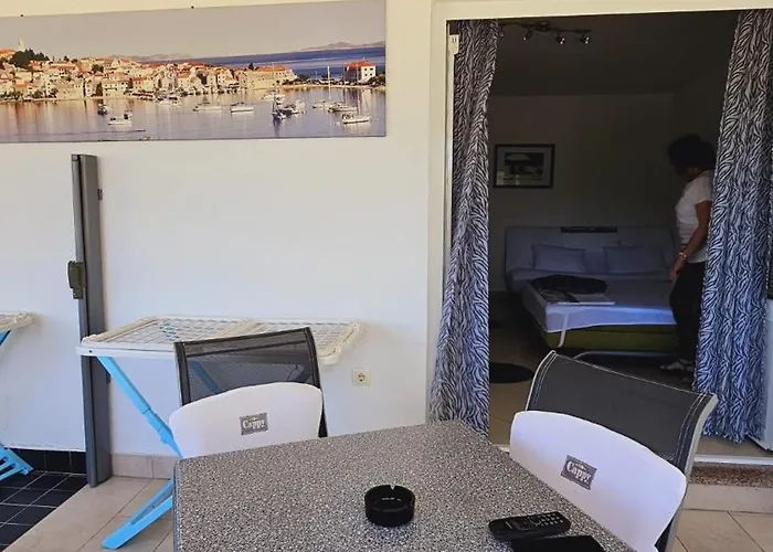 House Berry Appartement Primošten