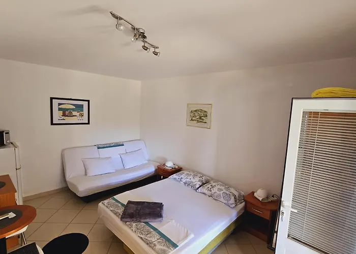 House Berry פרימוסטן