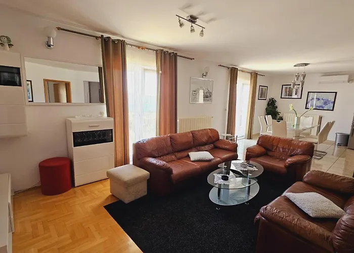 House Berry פרימוסטן